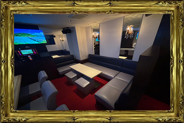 梅田スナック BAR LOUNGE CHARIOT>